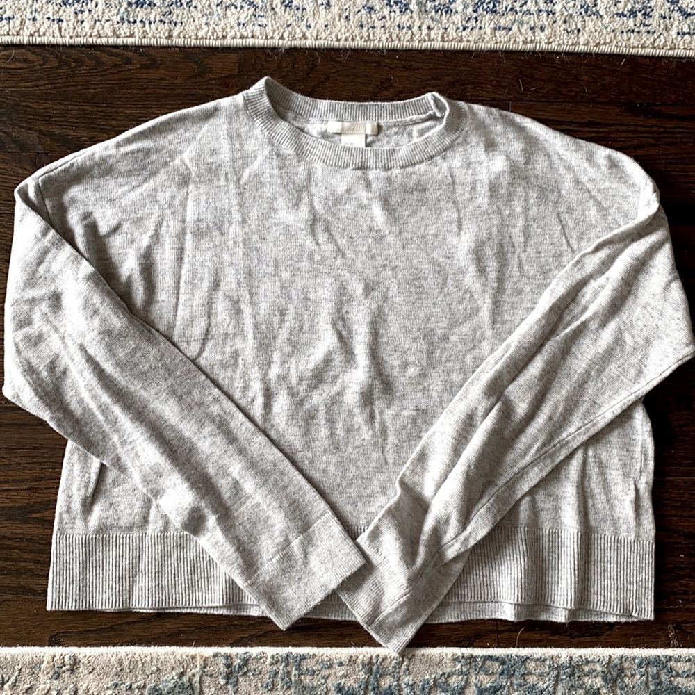 H&M Gray Cropped Sweater